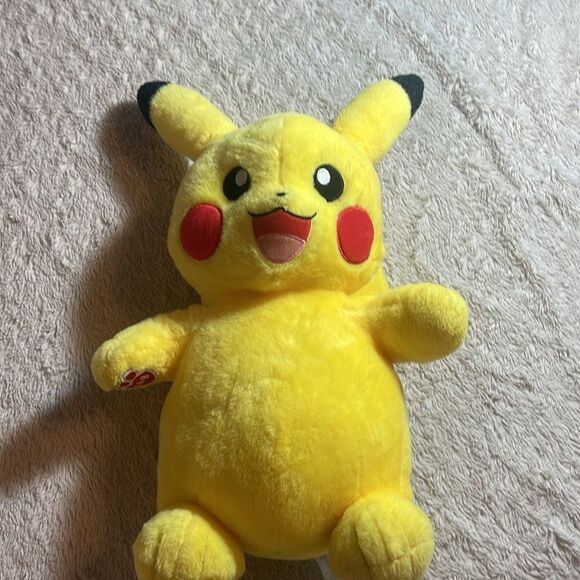 Build a banner, Pikachu plush - Picture 3 of 8